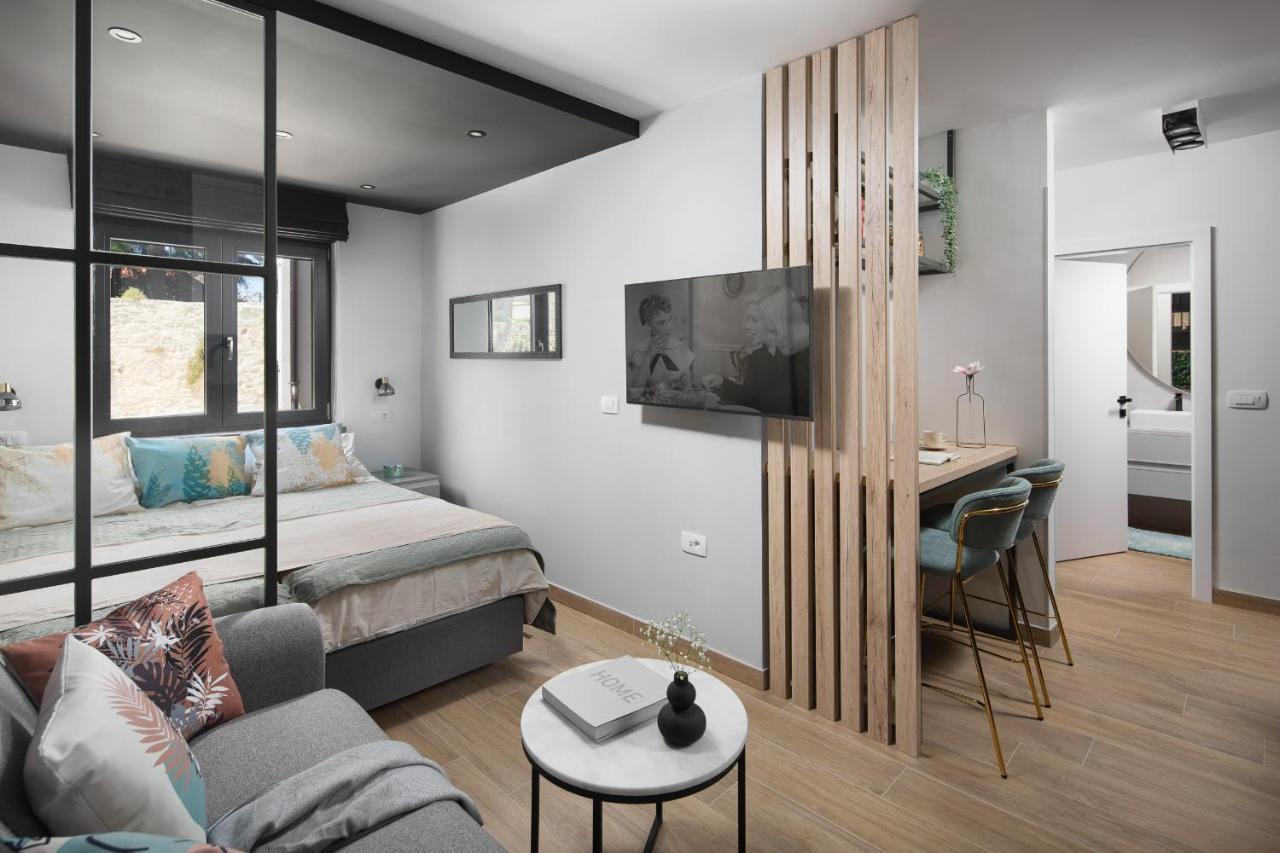 City Walls Apartment Новиград Екстериор снимка